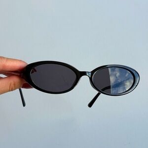 Black Retro Sunglasses
